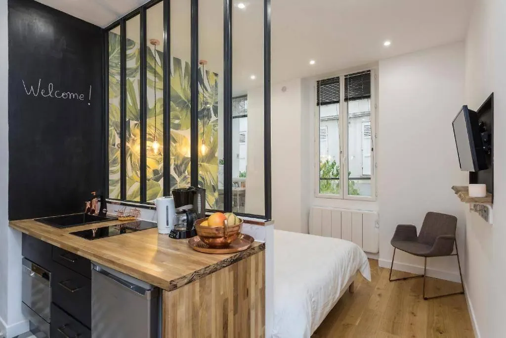 Architect S Designer Studio Walking Distance To The Eiffel Tower Lägenhet Paris Frankrike
